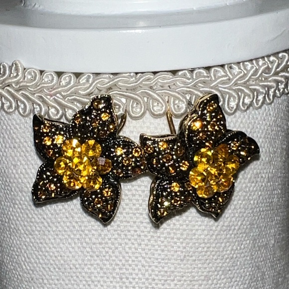 Bolo style amber and gold tone set. - Picture 4 of 7